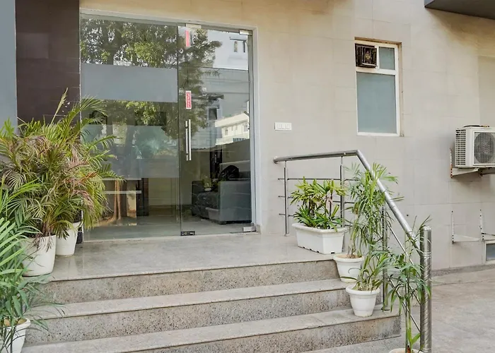 Super Townhouse Sector 53 Golf Course Road