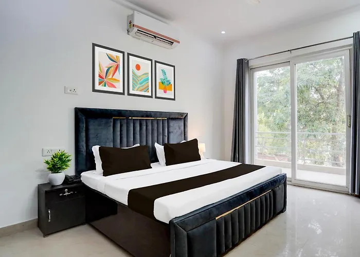 Super Townhouse Sector 53 Golf Course Road