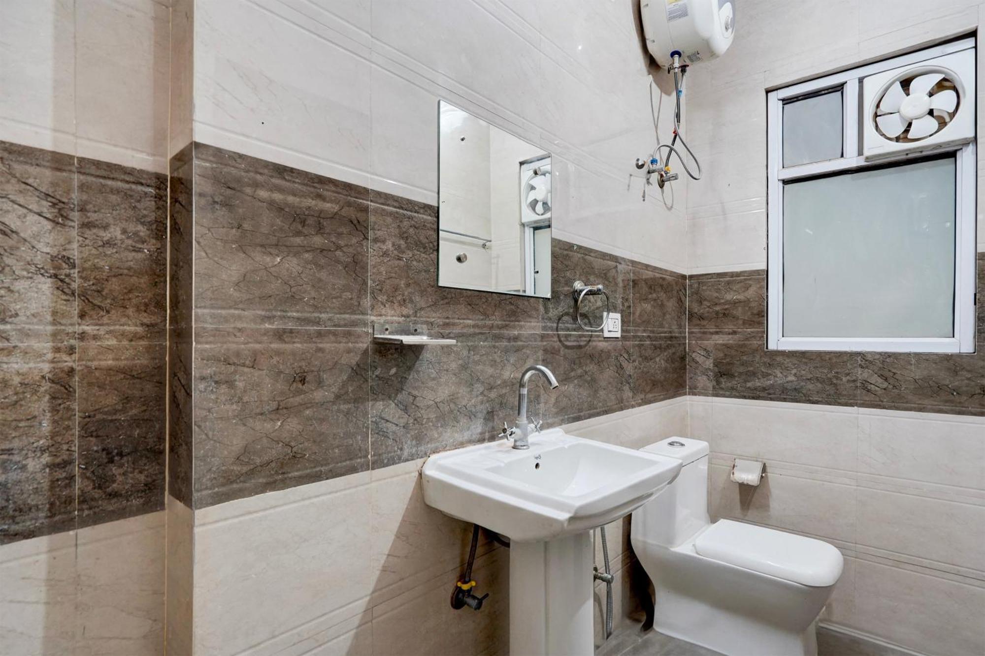 Apartment Super Townhouse Sector 53 Golf Course Road *