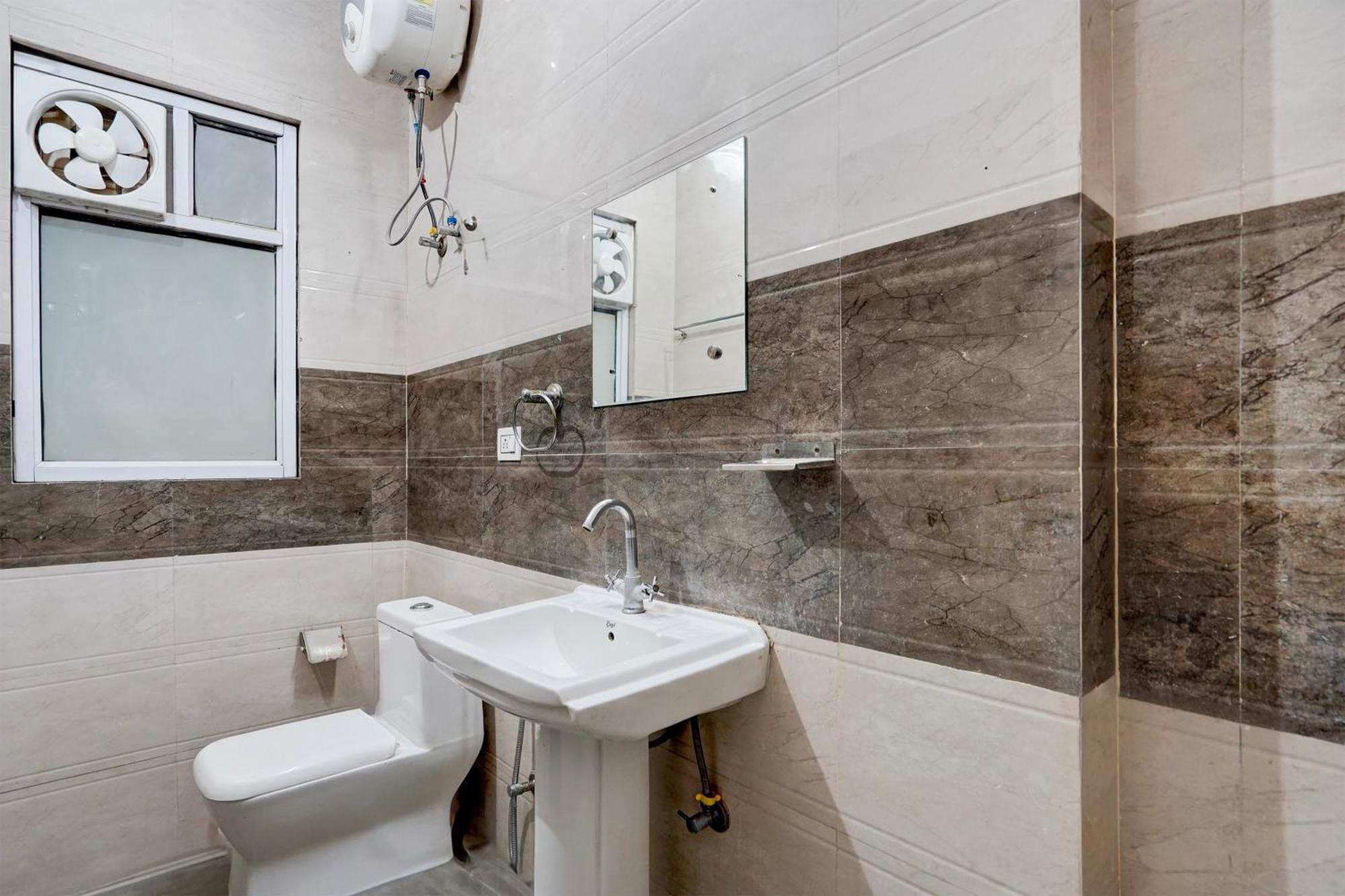 Super Townhouse Sector 53 Golf Course Road * Gurgaon