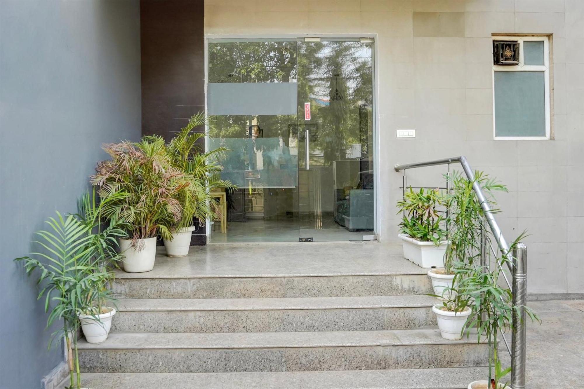 Apartment Super Townhouse Sector 53 Golf Course Road