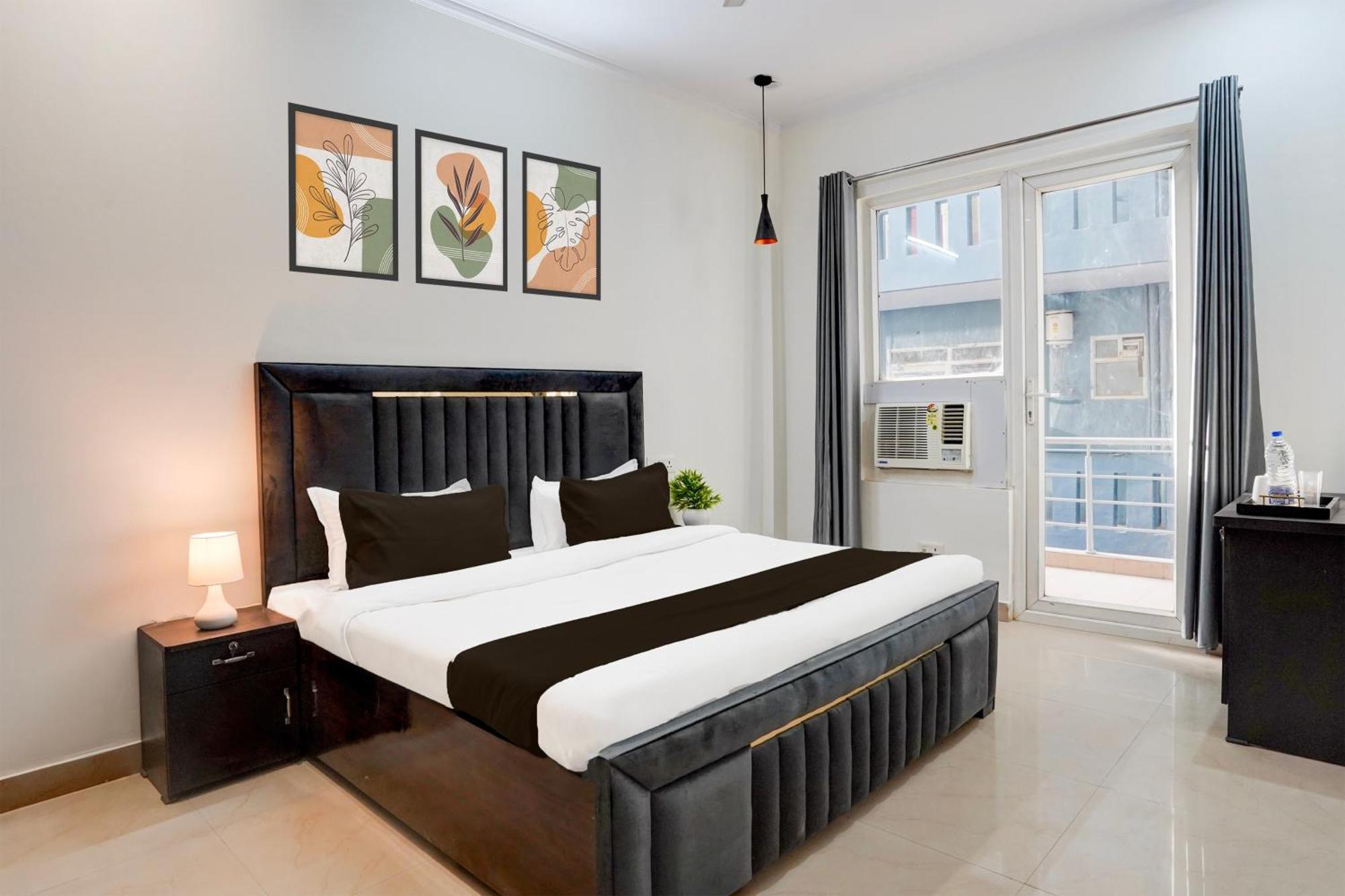 Super Townhouse Sector 53 Golf Course Road Apartment *