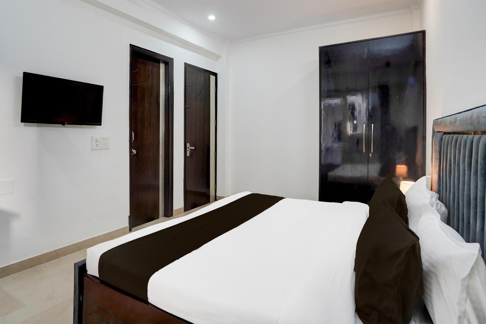 Super Townhouse Sector 53 Golf Course Road * Gurgaon