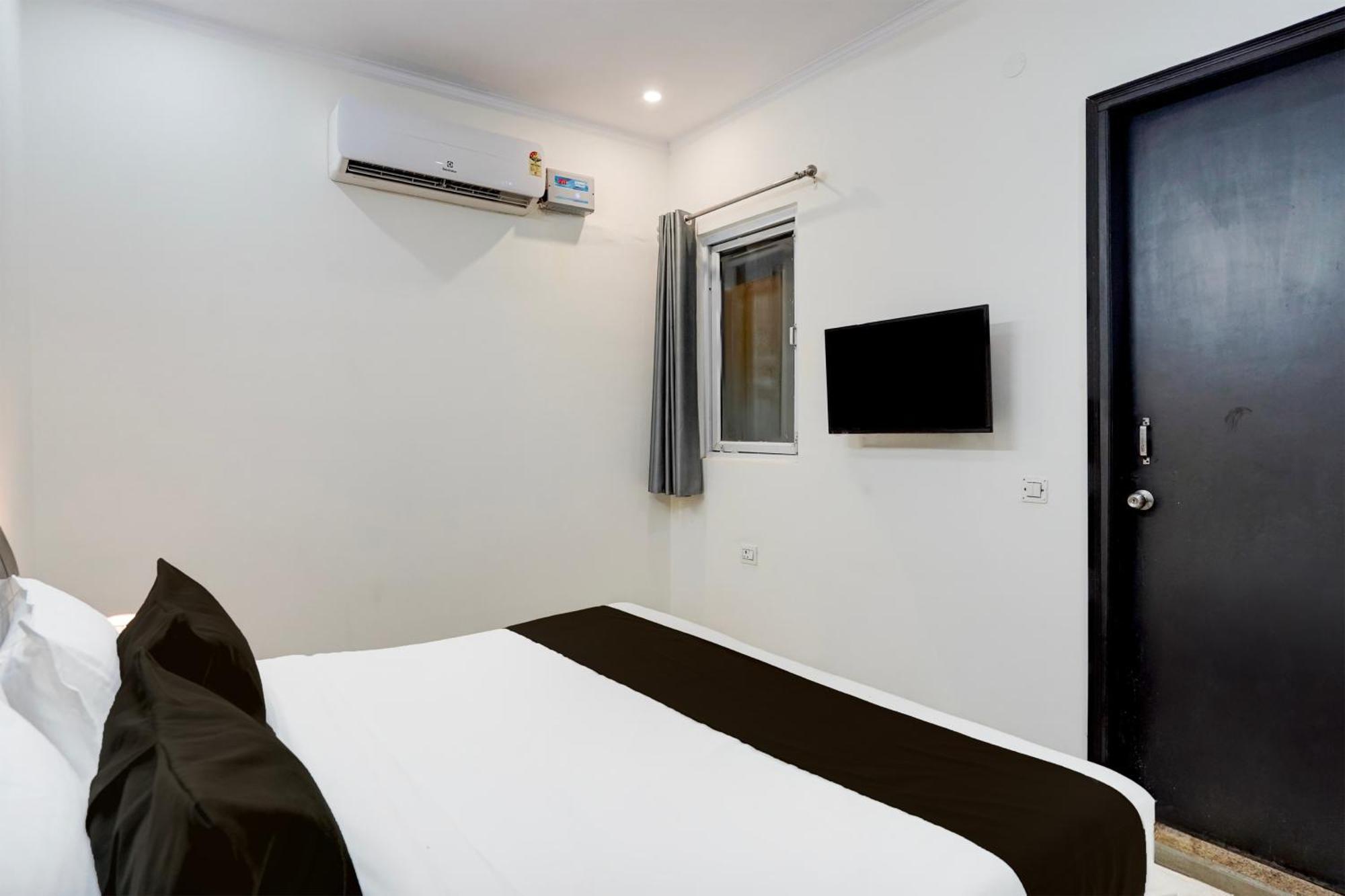 Super Townhouse Sector 53 Golf Course Road *